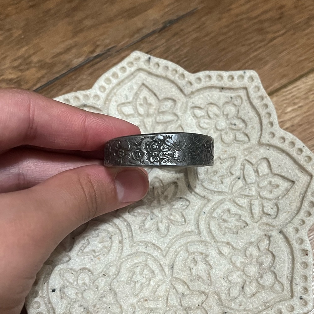 HAND CRAFTED NAPKIN RINGS - Picture 3 of 6